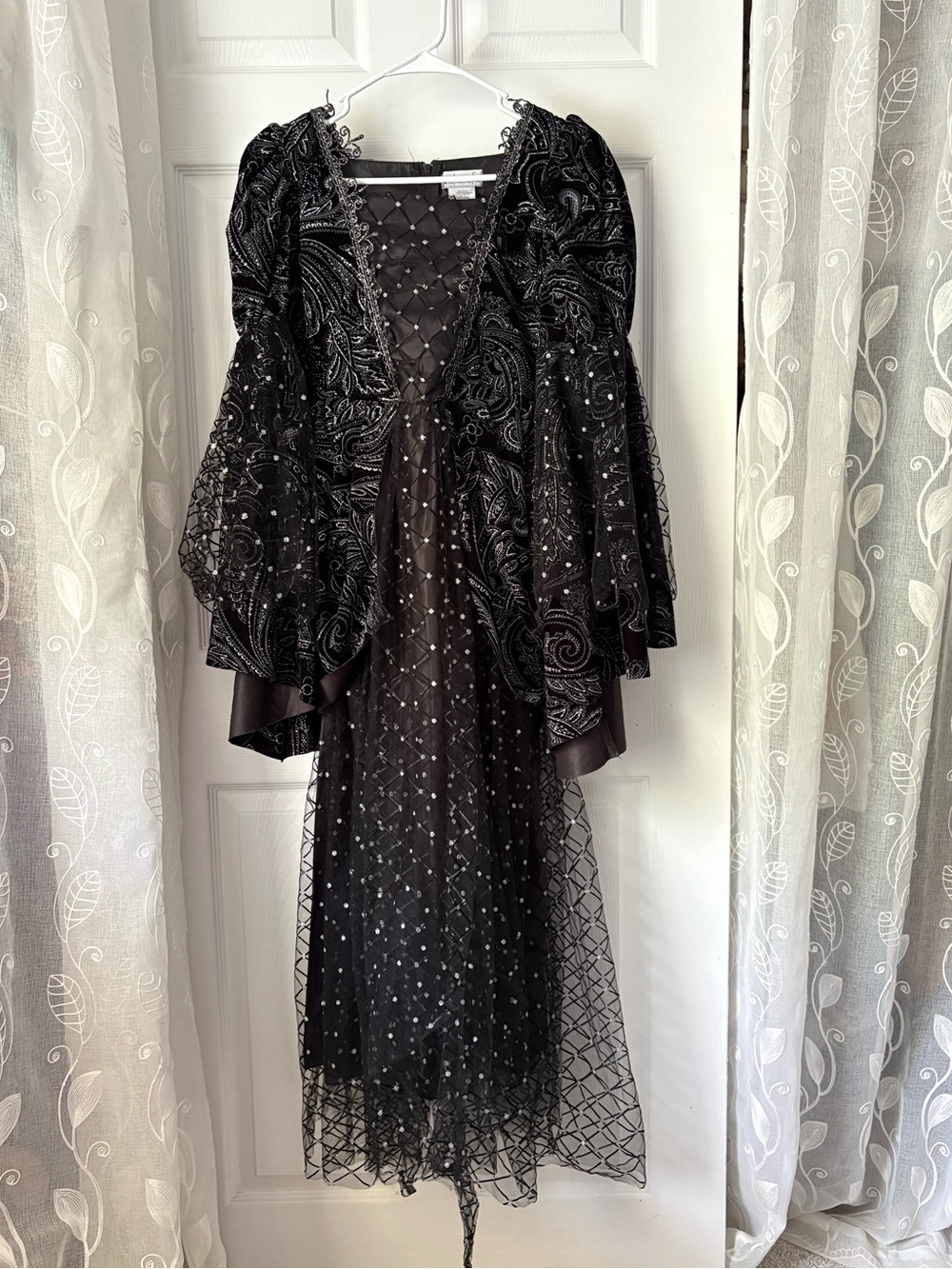 Wishcraft Costume Velvet Bell Sleeve Witch Queen maxi dress 10 minor tear on hem
